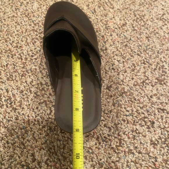 MIA brown daisy clogs with studs size 7 - Picture 13 of 15